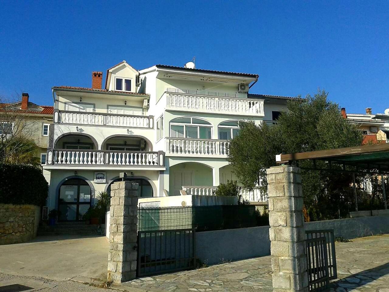 קרק Apartmani Djurda מראה חיצוני תמונה