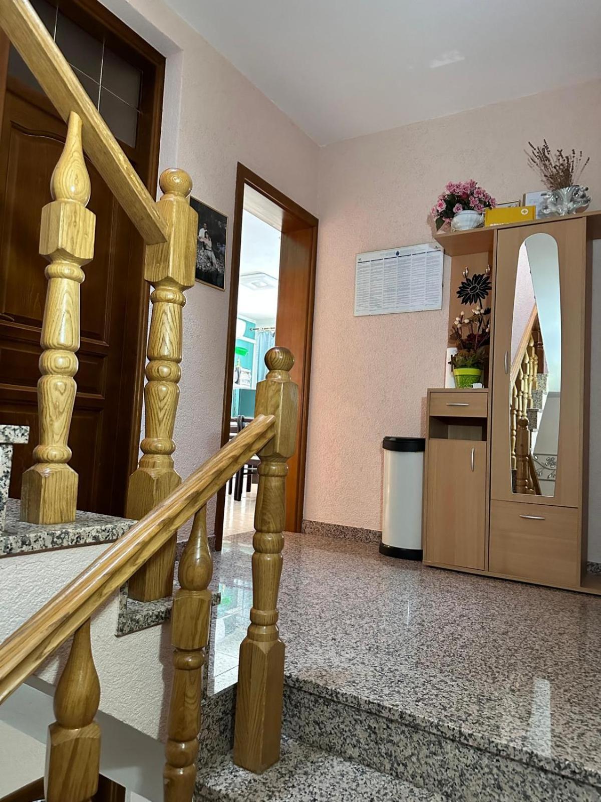 קרק Apartmani Djurda מראה חיצוני תמונה