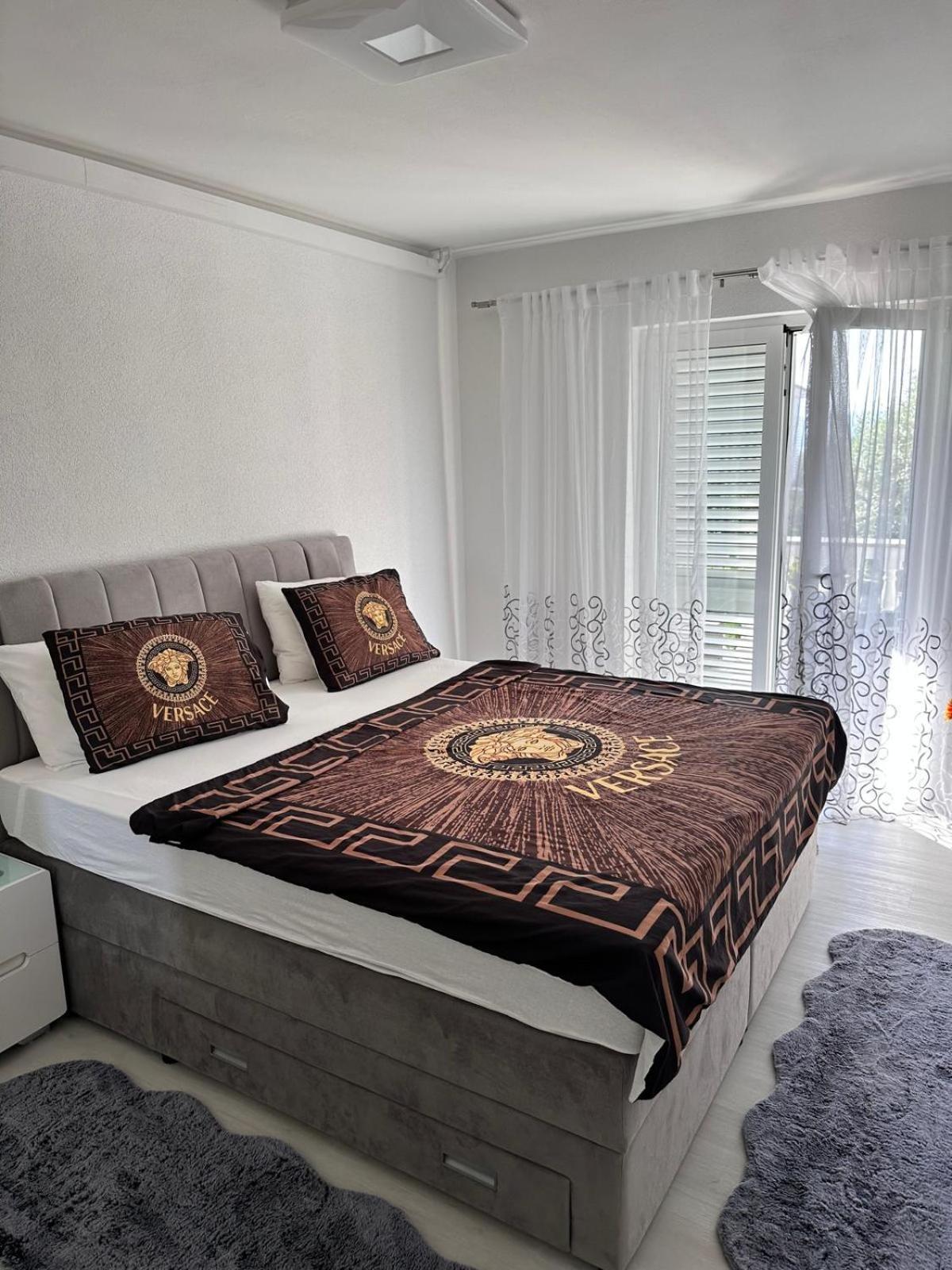 קרק Apartmani Djurda מראה חיצוני תמונה