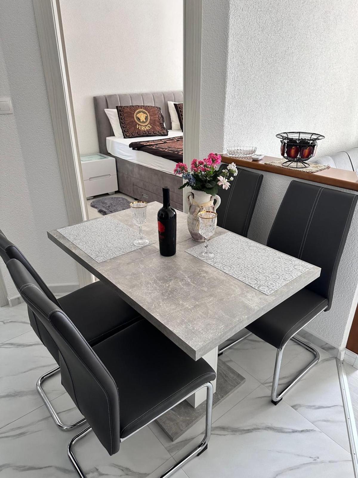 קרק Apartmani Djurda מראה חיצוני תמונה